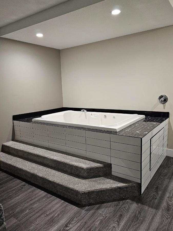 Western Budget Motel #1 Leduc/Nisku Екстер'єр фото