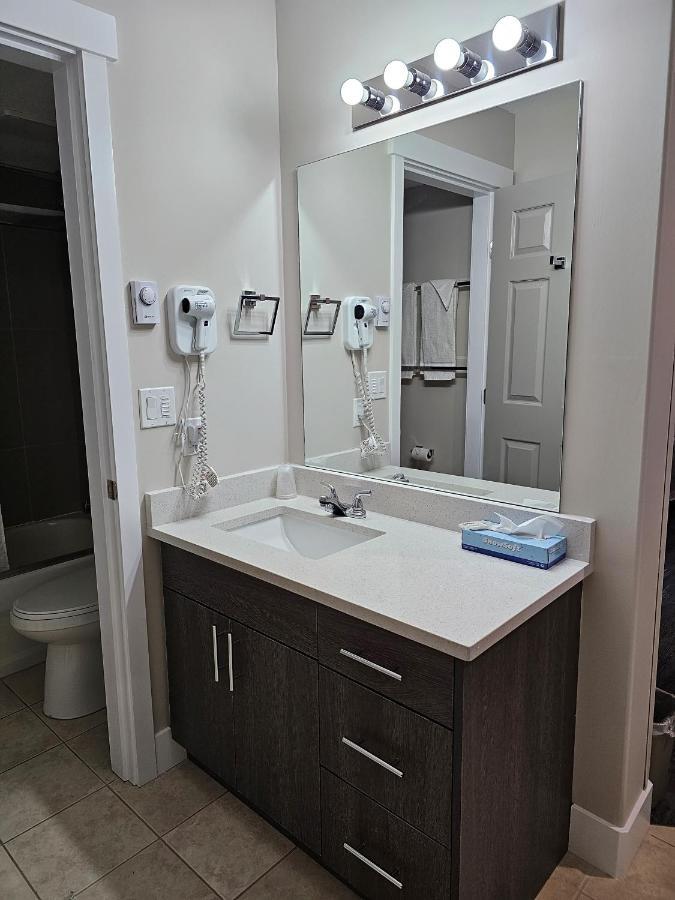 Western Budget Motel #1 Leduc/Nisku Екстер'єр фото